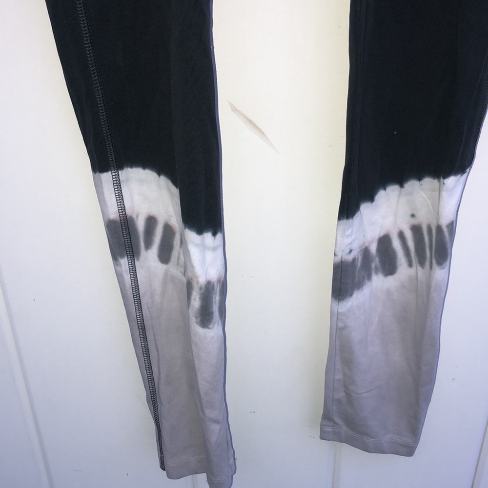 PINK Victoria's Secret leggings tie dye color size small NWT gray active wear​​ - Picture 2 of 8